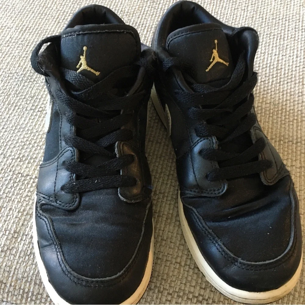 Nike Jordan Air 1 Size 5.5Y Sneakers